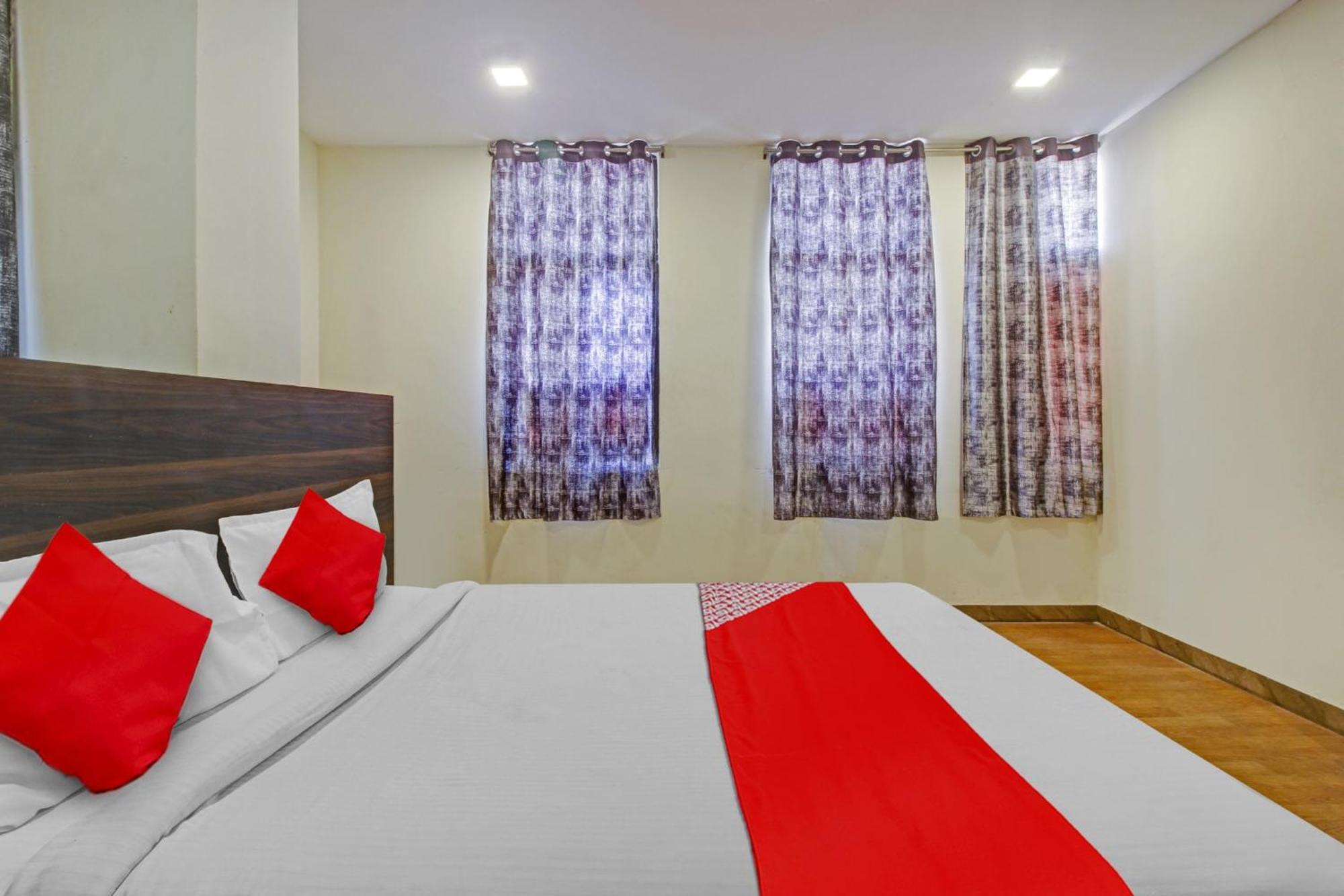 Hotel Pop 81014 Abhi Square Warangal Zewnętrze zdjęcie